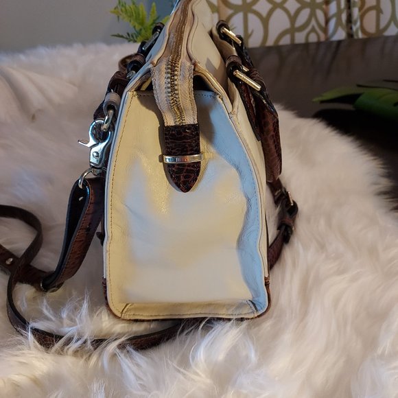 Brahmin Midsize Leather Bag: Measures 10.5W/ 8.5T/ 4.4D: Has Shoulder Strap - Picture 4 of 9